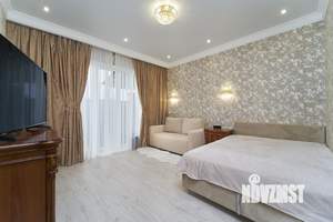 Дом 170м&sup2;, 2-этажный, участок 4 сот.  