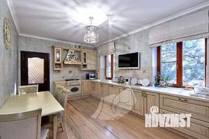 Дом 340м², 2-этажный, участок 13 сот.  
