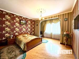 Дом 579м², 2-этажный, участок 14 сот.  