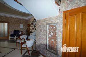 Дом 300м&sup2;, 2-этажный, участок 6 сот.  