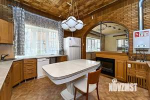 Дом 210м², 2-этажный, участок 1 сот.  