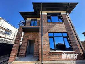 Дом 160м&sup2;, 2-этажный, участок 4 сот.  