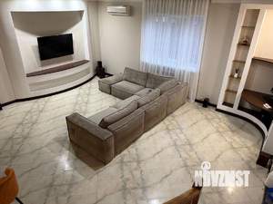 Дом 180м&sup2;, 2-этажный, участок 4 сот.  