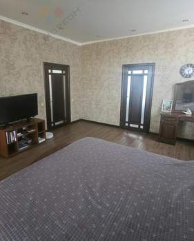 Дом 290м&sup2;, 3-этажный, участок 10 сот.  