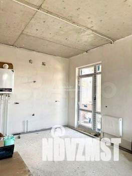 Дом 180м&sup2;, 2-этажный, участок 4 сот.  