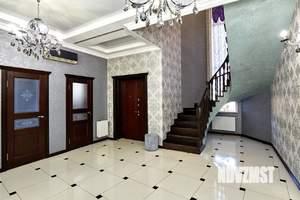 Дом 242м², 2-этажный, участок 6 сот.  