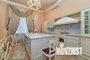Дом 600м², 2-этажный, участок 6 сот.  