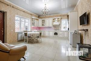 Дом 240м², 2-этажный, участок 3 сот.  