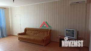 Дом 327м&sup2;, 2-этажный, участок 8 сот.  