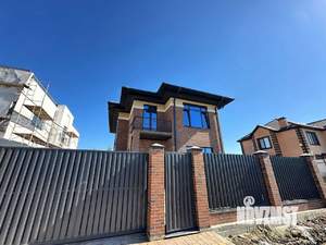 Дом 160м&sup2;, 2-этажный, участок 4 сот.  