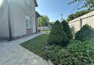 Дом 221м², 2-этажный, участок 10 сот.  