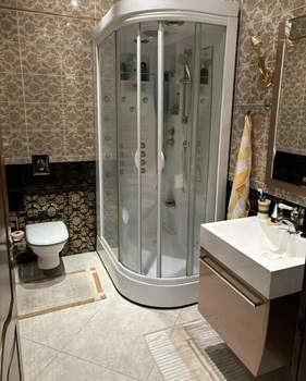 Дом 409м&sup2;, 2-этажный, участок 9 сот.  