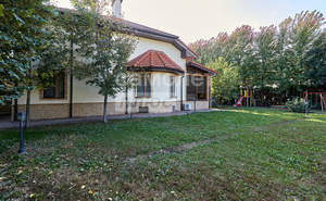 Дом 340м², 3-этажный, участок 12 сот.  