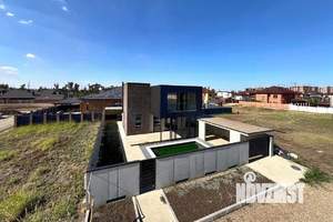 Дом 190м&sup2;, 2-этажный, участок 4 сот.  