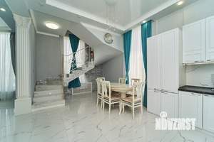 Дом 325м², 2-этажный, участок 10 сот.  