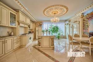 Дом 508м&sup2;, 3-этажный, участок 5 сот.  