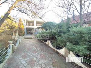 Дом 359м&sup2;, 2-этажный, участок 10 сот.  