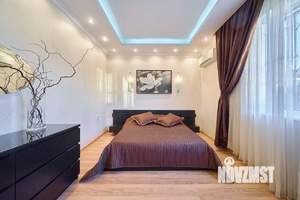 Дом 208м&sup2;, 2-этажный, участок 4 сот.  