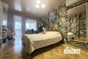 Дом 180м&sup2;, 2-этажный, участок 5 сот.  