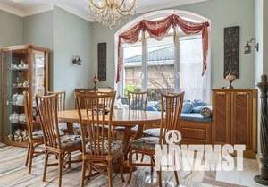 Дом 512м&sup2;, 2-этажный, участок 10 сот.  