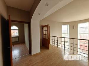 Дом 320м², 3-этажный, участок 8 сот.  