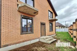 Дом 176м&sup2;, 2-этажный, участок 4 сот.  