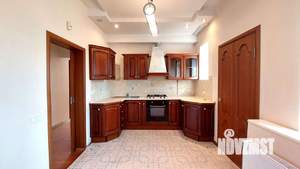 Дом 289м&sup2;, 2-этажный, участок 7 сот.  