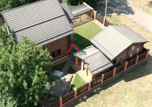 Дом 226м&sup2;, 2-этажный, участок 10 сот.  