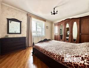 Дом 162м&sup2;, 2-этажный, участок 3 сот.  