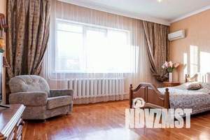 Дом 263м&sup2;, 1-этажный, участок 3 сот.  