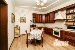 Дом 187м², 2-этажный, участок 4 сот.  