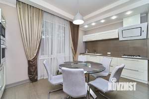 Дом 300м², 2-этажный, участок 5 сот.  