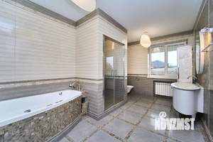 Дом 569м&sup2;, 3-этажный, участок 8 сот.  