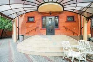 Дом 349м&sup2;, 3-этажный, участок 8 сот.  