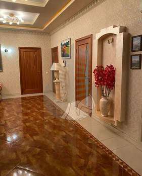 Дом 351м², 3-этажный, участок 10 сот.  