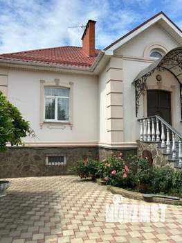 Коттедж 270м&sup2;, 1-этажный, участок 8 сот.  