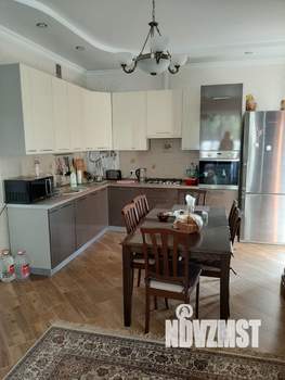 Дом 140м&sup2;, 2-этажный, участок 4 сот.  