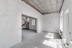 Дом 130м&sup2;, 2-этажный, участок 4 сот.  