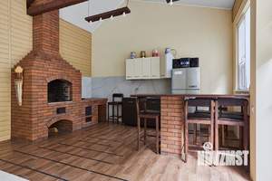 Дом 370м&sup2;, 2-этажный, участок 8 сот.  