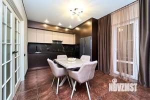 Дом 183м&sup2;, 3-этажный, участок 3 сот.  