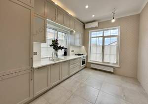 Дом 216м&sup2;, 2-этажный, участок 8 сот.  