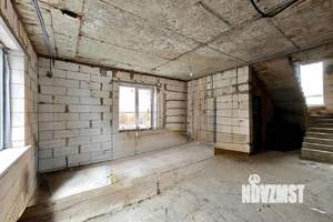 Дом 176м&sup2;, 2-этажный, участок 4 сот.  