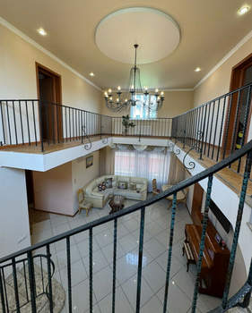 Дом 178м&sup2;, 2-этажный, участок 5 сот.  