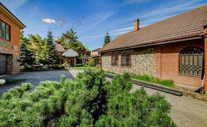 Дом 498м&sup2;, 2-этажный, участок 20 сот.  