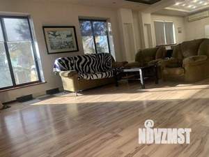 Дом 350м&sup2;, 2-этажный, участок 4 сот.  