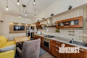 Дом 250м&sup2;, 2-этажный, участок 6 сот.  