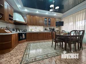 Дом 480м², 3-этажный, участок 6 сот.  