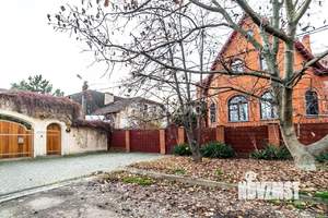 Дом 444м&sup2;, 2-этажный, участок 10 сот.  