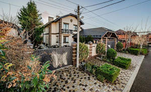 Дом 375м&sup2;, 2-этажный, участок 8 сот.  