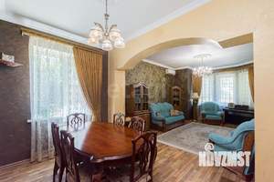 Дом 275м², 3-этажный, участок 6 сот.  